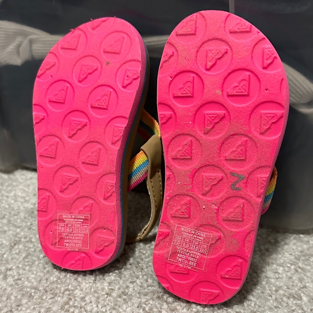 7T Roxy Rainbow Sandals - Picture 4 of 5